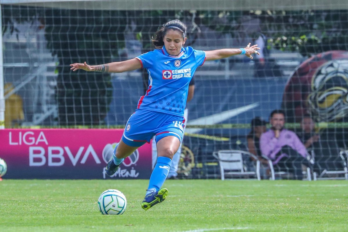 MaquinaAzulOf's tweet photo. Gracias por tu entrega a estos colores, Claudia Cid.

¡Mucho éxito en tus futuros proyectos!

#MaquinaAzulOficial #CruzAzulFemenil #EternamenteAzul #CuartaBaja #JugadoraClaudiaCid 
#UnaFormaDeVida  #EstaEslaBuena #ConTodoContraTodo #HazQueSuceda https://t.co/HKSTwTWTcm