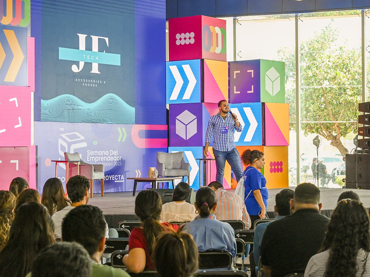 DrMANGAL's tweet photo. ¡Otra enriquecedora tarde estamos viviendo en nuestra maravillosa #SemanaDelEmprendedor con la Presentación de los demás concursantes del Proyecto Emprendedor 2023! 💡⚙️
¡Les agradezco a todos por su participación y entusiasmo! #Idea #Crea #Proyecta #ManuelGálvez https://t.co/KH57X3ZejF