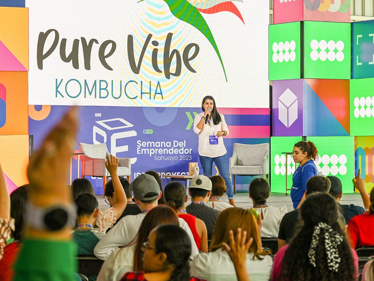 DrMANGAL's tweet photo. ¡Otra enriquecedora tarde estamos viviendo en nuestra maravillosa #SemanaDelEmprendedor con la Presentación de los demás concursantes del Proyecto Emprendedor 2023! 💡⚙️
¡Les agradezco a todos por su participación y entusiasmo! #Idea #Crea #Proyecta #ManuelGálvez https://t.co/KH57X3ZejF