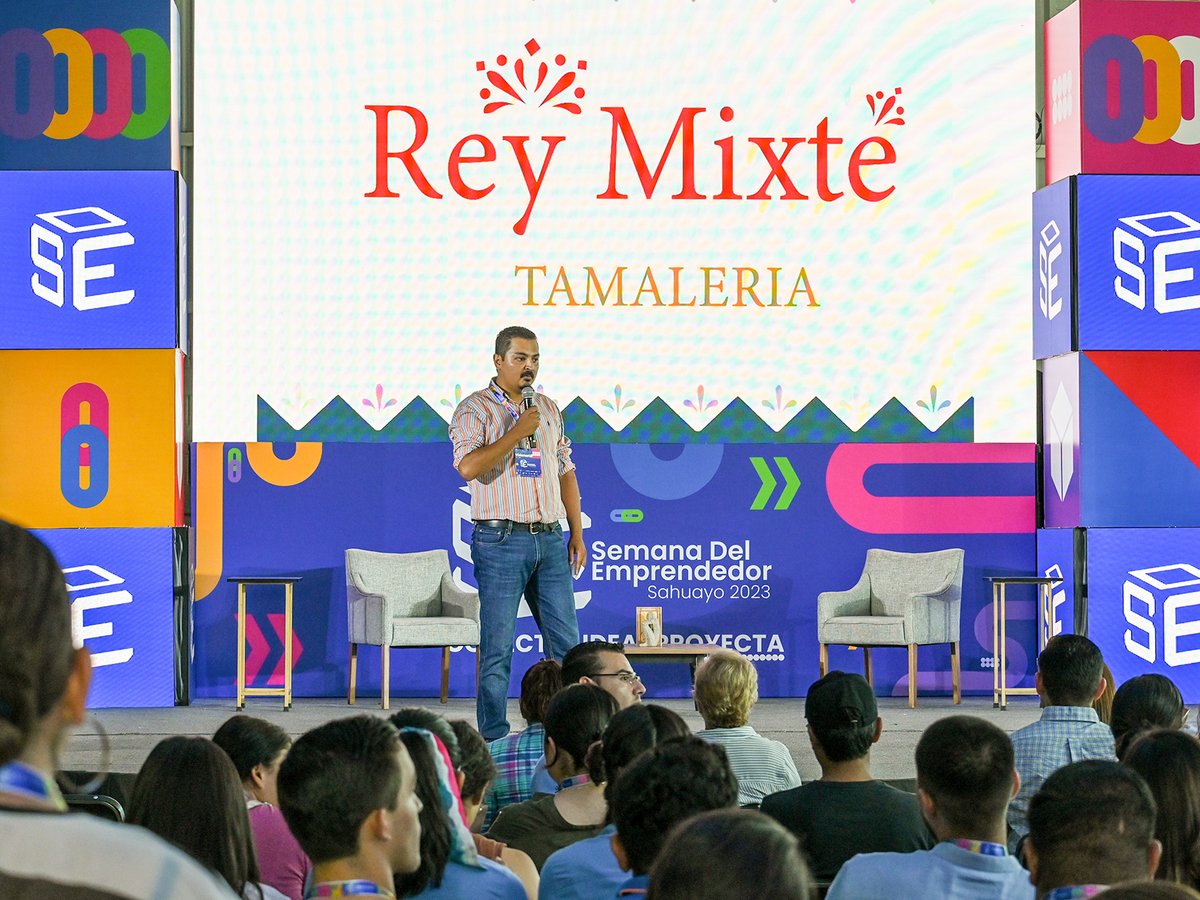 DrMANGAL's tweet photo. ¡Otra enriquecedora tarde estamos viviendo en nuestra maravillosa #SemanaDelEmprendedor con la Presentación de los demás concursantes del Proyecto Emprendedor 2023! 💡⚙️
¡Les agradezco a todos por su participación y entusiasmo! #Idea #Crea #Proyecta #ManuelGálvez https://t.co/KH57X3ZejF