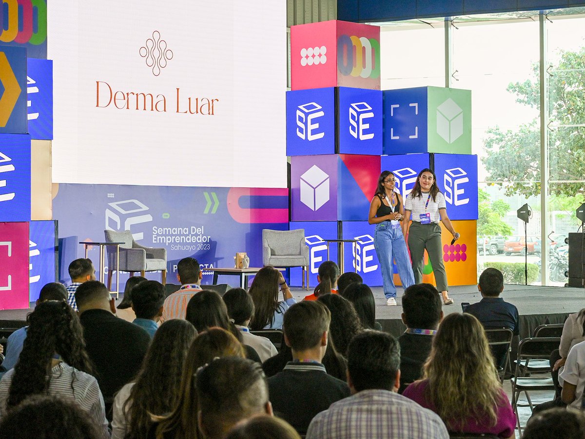 DrMANGAL's tweet photo. ¡Otra enriquecedora tarde estamos viviendo en nuestra maravillosa #SemanaDelEmprendedor con la Presentación de los demás concursantes del Proyecto Emprendedor 2023! 💡⚙️
¡Les agradezco a todos por su participación y entusiasmo! #Idea #Crea #Proyecta #ManuelGálvez https://t.co/KH57X3ZejF