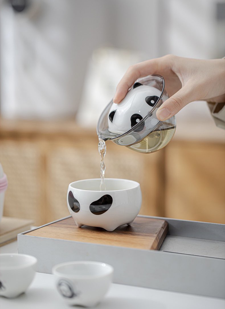 morimatea's tweet photo. Is a fun and lovely real giant panda.
.
.
.
#portable #travelkit #travelset #panda #pandalover #gaiwan #teacup #cuppatea #brewedtea #funny #lovely #cute #elegance #elegantdesign #beautyproducts #tealoversunite #teacommunity #teablogger #small #exquisite #fascinating #morimatea https://t.co/kt4y2pjjtc