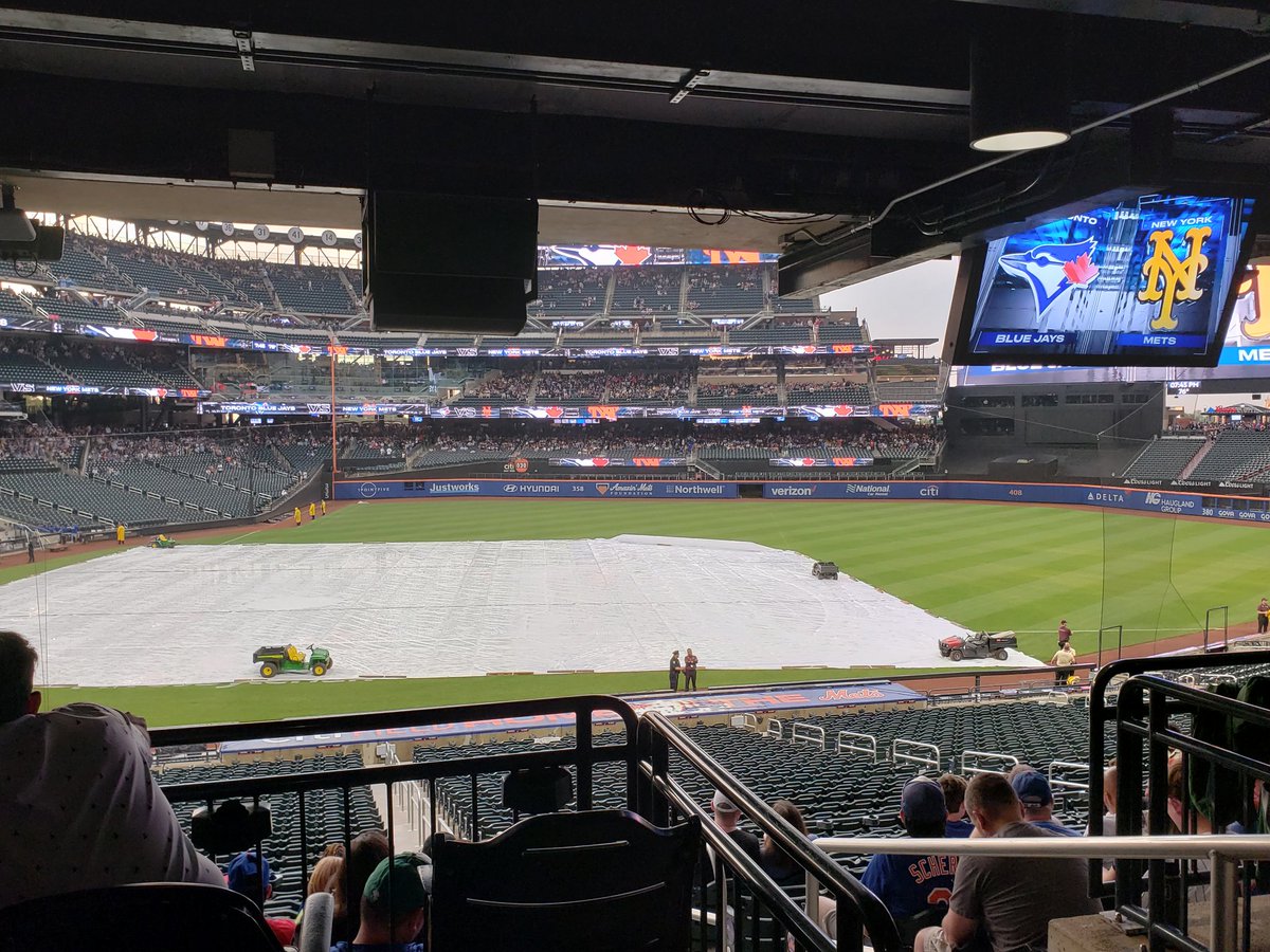 Mario Kart 8 Deluxe no question! And pass me a stick! #Metspregame #LFGM