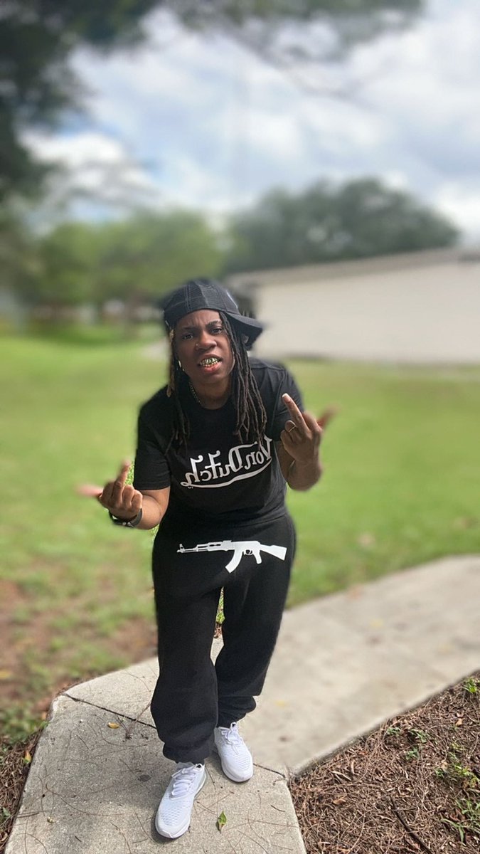 ReereeTuff's tweet image. Time is money so went and bought a watch😈