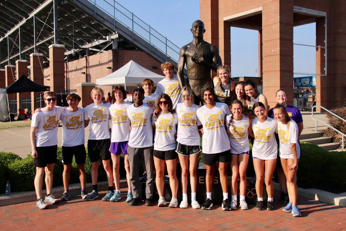 A great group of athletes representing us at Jesse Owens! #GoBears 🐾