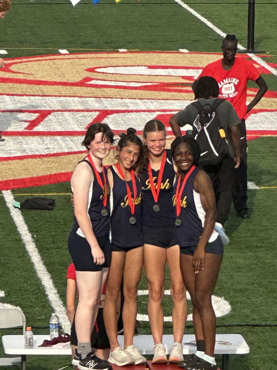 hatleli's tweet photo. 4x100 places 2nd in sections and advances to the state meet🍀team members are Catelyn Ketterling, Grey Hines, Shay Payne, and Stella Garcia. https://t.co/HVjg4fISE4
