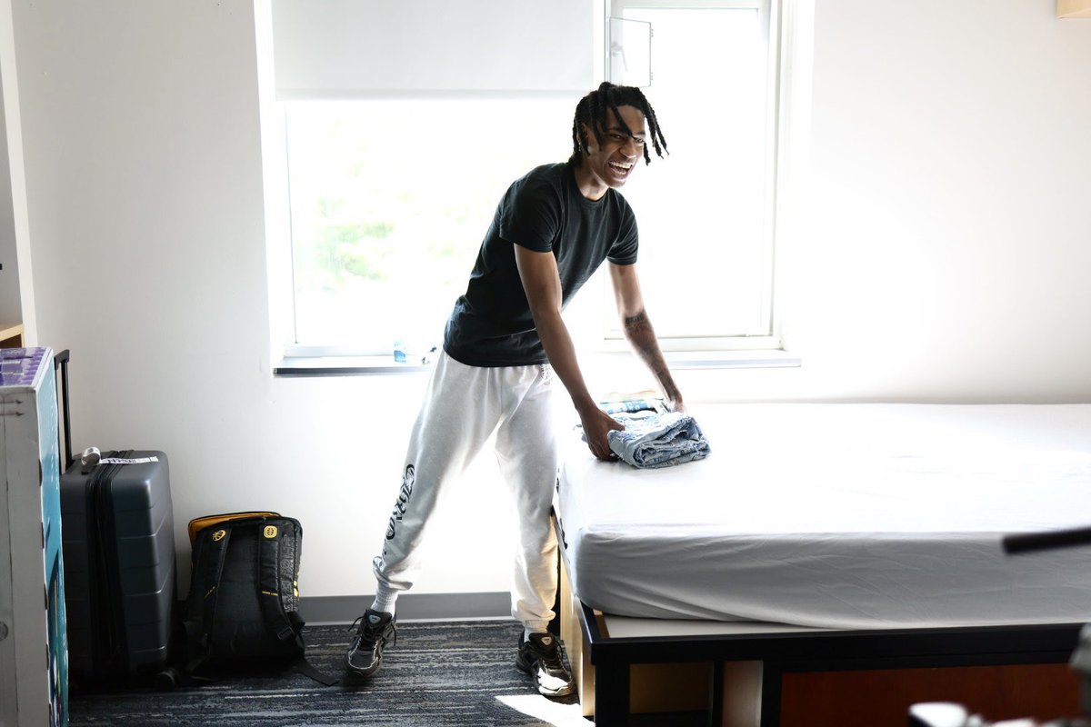 Barstool Kentucky on Twitter to Lexington Aaron and Rob 😼"