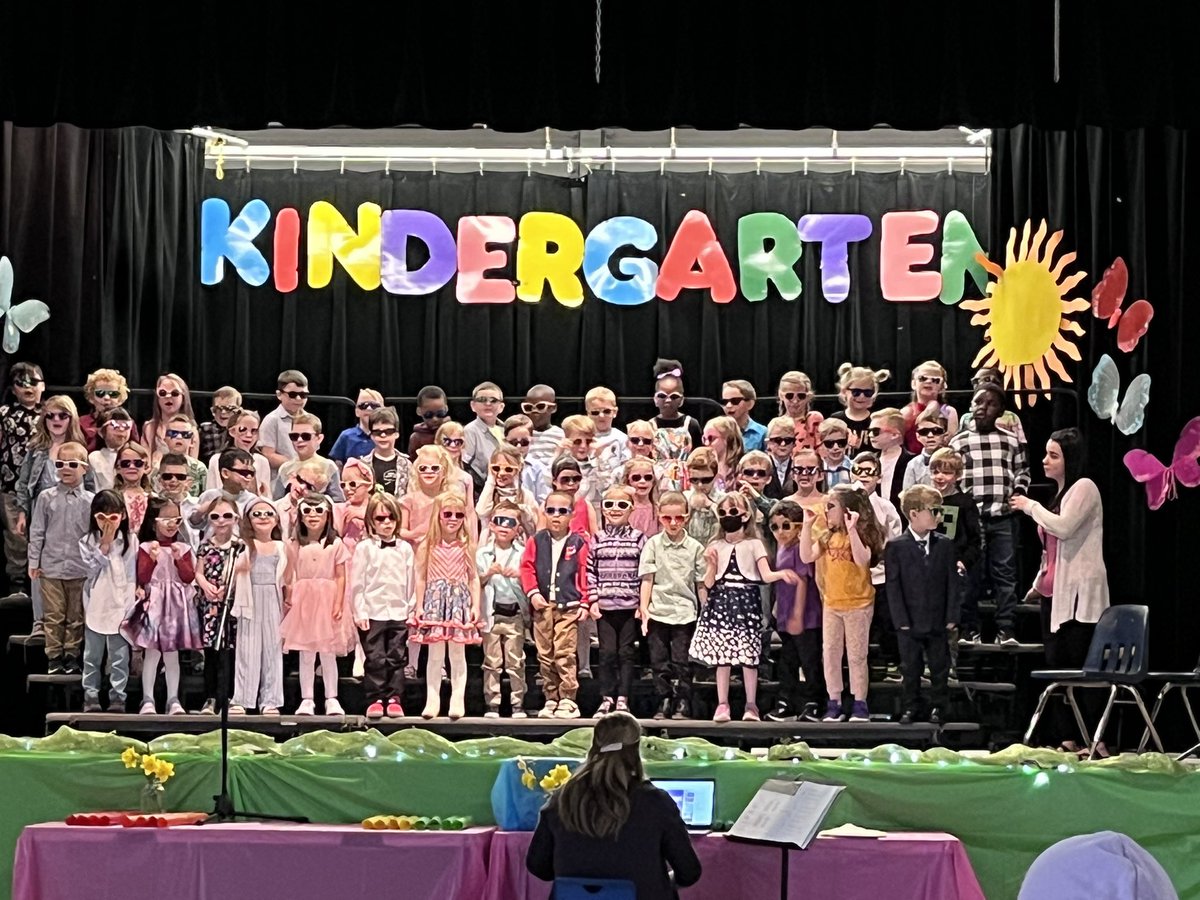 AdonnaHickey's tweet photo. These kiddos certainly #hadagoodtime #partyrockin in Kindergarten this year! Great job on your concert today! You all did amazing! 🤩 😎 Look out #grade1, here they come! @Hazelwood_Elem @NLESDCA https://t.co/AruDj0G73j