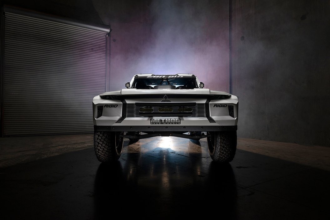 methodracewheel's tweet photo. Is this baddest Unlimited Truck in Australia?! Take a look back at this 2021 TSCO Australian Spec TT Mitsubishi Triton on #MRW103 Race Series wheels 🏁
Learn more.: https://t.co/B9pgsvKqCE
#methodracewheels #lighterstrongerfaster #methodwheels #offroadwheels https://t.co/UFUiZ5LFK6