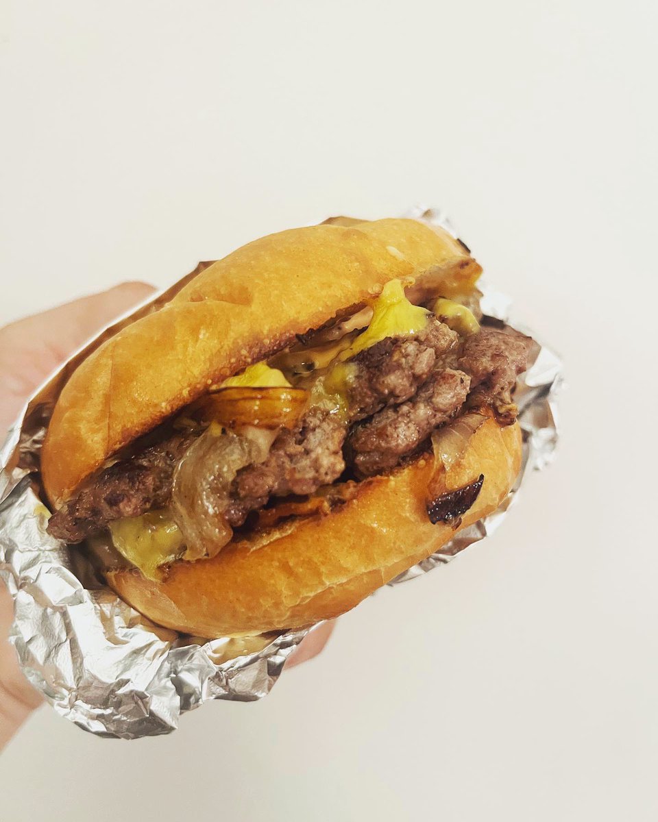andeewells's tweet photo. If I did a burger pop up…. Who would come? https://t.co/ul1UvZgJA7