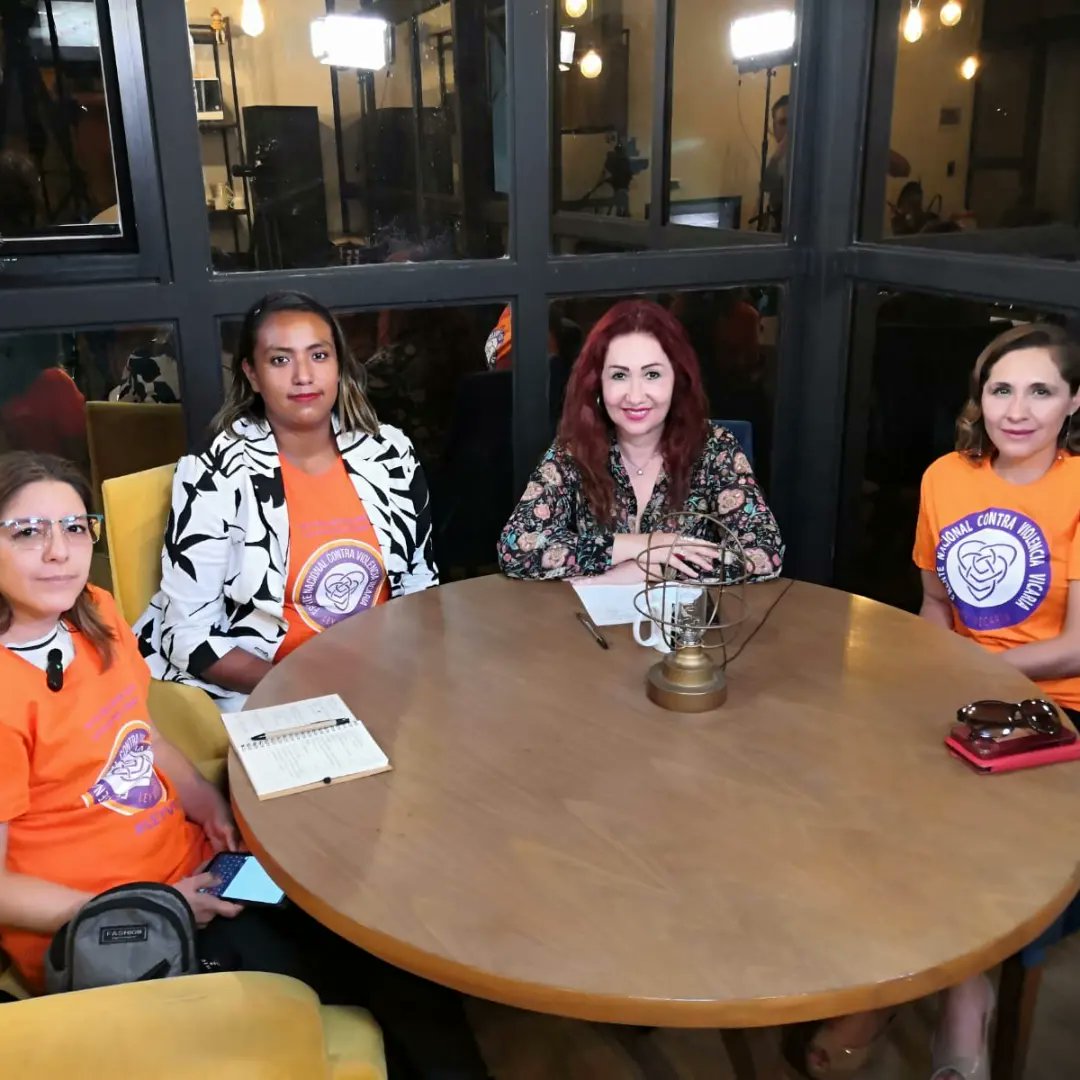 Mamás del <a href="/FNCVVICARIA/">Frente Nacional contra Violencia Vicaria A.C.</a> en <a href="/losconjuradosmx/">Los Conjurados</a>. Gracias a <a href="/Carolin45283470/">Carolina Gaspar Ramirez</a> Caro Gaspar, Isis Pontón <a href="/27Posi/">isis ponton sedeño</a> , Cristiana Tovar y María Fernanda Rodríguez Alonso: "los violentadores no acuden a las citas, demoran los procesos a propósito, y las multas y no se ejecutan por corrupción"