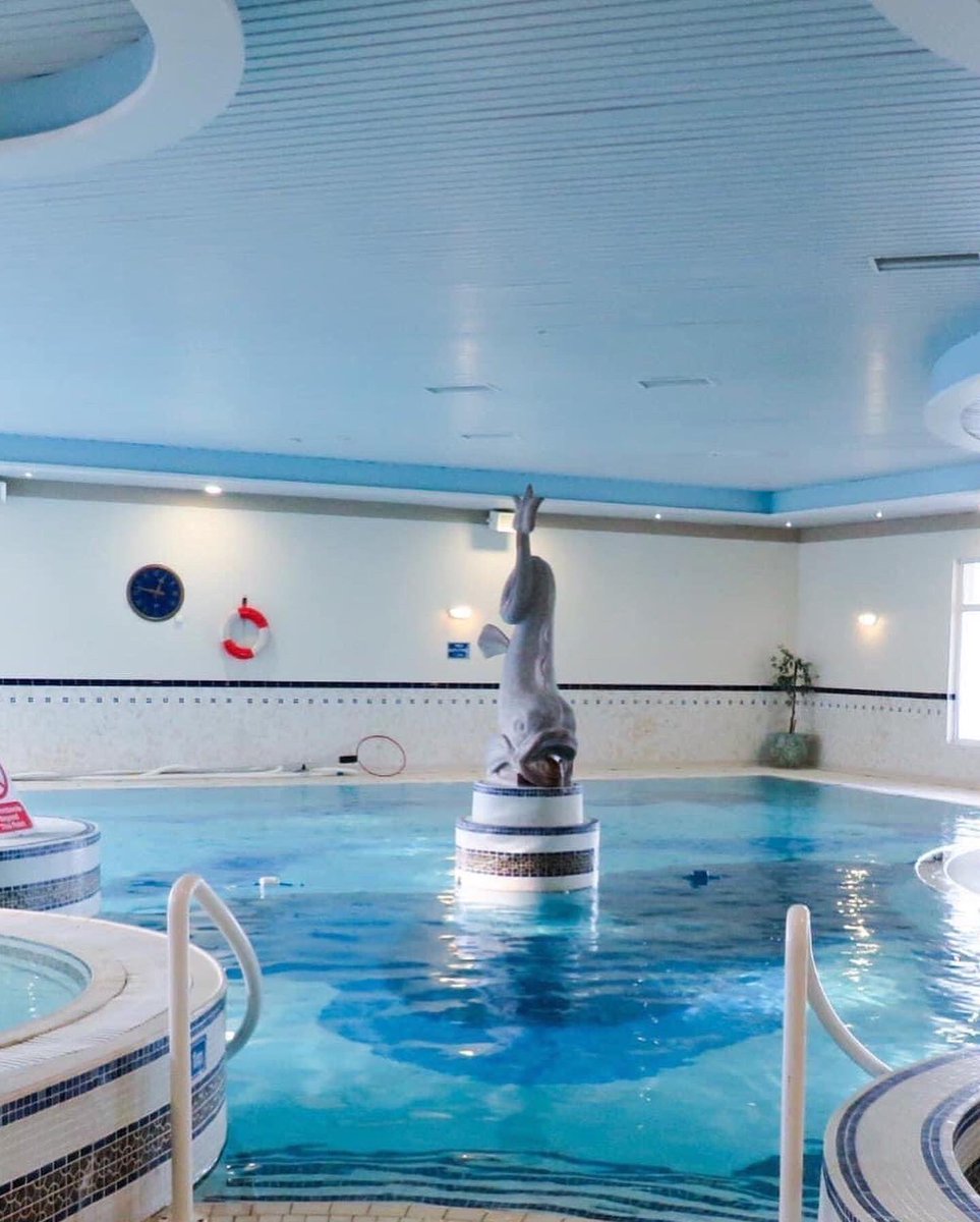 Relax in our leisure centre when you stay with us 🧖🏼‍♀️🧖🏻

With a sauna, steam room and jacuzzi you will be feeling refreshed in no time ✨

Book your stay today 👉 bit.ly/3A2YpBw

#bantry #keepdiscovering #visitbantry #wildatlanticway