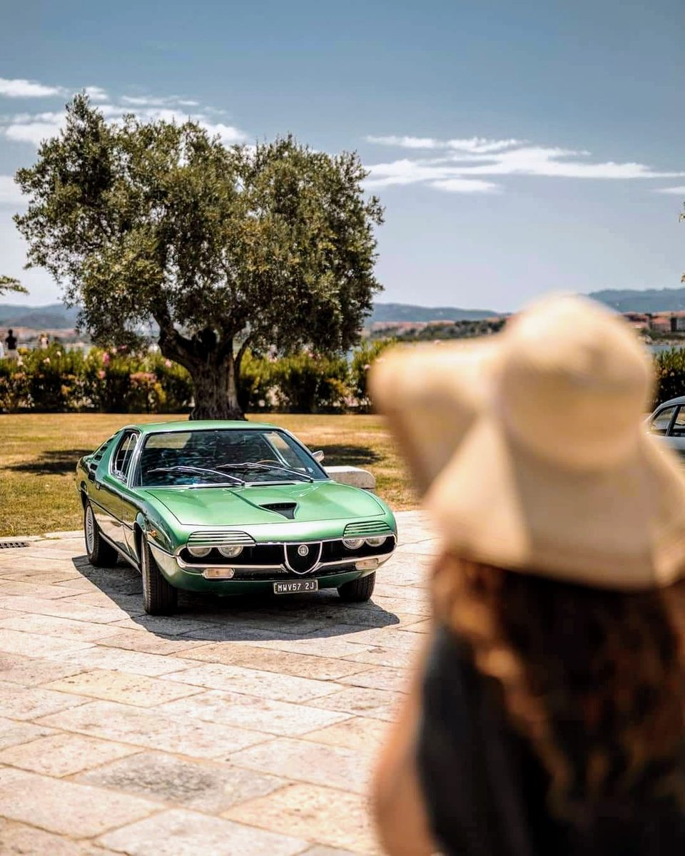 Alfa Romeo Montreal