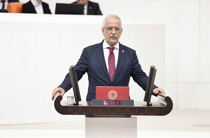 MufitAydin16's tweet photo. Türkiye Büyük Millet Meclisi'nde Milletvekili yeminimizi ettik. 

Gazi Meclisimizin 28. Yasama döneminin ülkemize ve milletimize hayırlı olmasını temenni ediyorum. https://t.co/FKirPoatND
