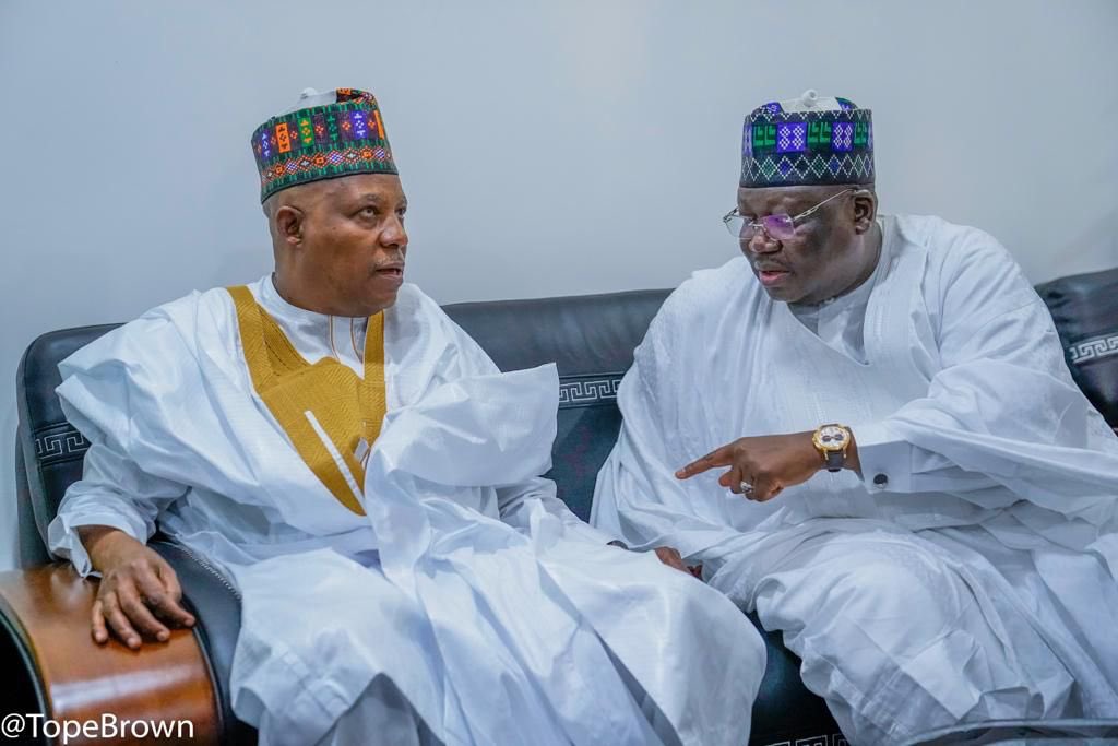 SPNigeria's tweet photo. Vice President, Kashim Shettima, with Senate President, Ahmad Lawan, Speaker Femi Gbajabiamila, Emir of Kano, Alhaji Aminu Ado Bayero and Emir of Bauchi, Rilwan Suleiman Adamu, at the Commissioning of the National Assembly Mosque in Abuja on Friday. https://t.co/WDF2jEmIo8