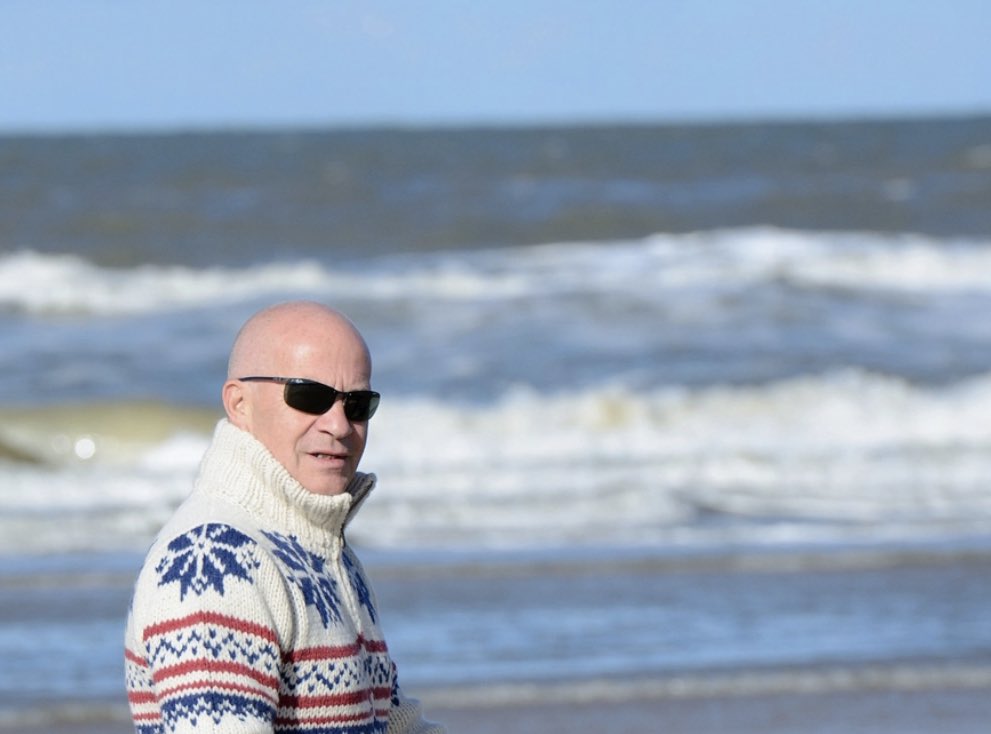 thijnvdh's tweet photo. BREAKING: Peter bosz gespot in handel (rooye plas, 25km van Eindhoven)

#bosz #psv #transfer @FabrizioRomano https://t.co/lq2TLr46Ns