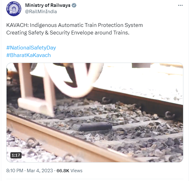 eclector1419857's tweet photo. #CoromandelExpress
#Train
#Accident
#collission
What is this ? @RailMinIndia
https://t.co/cbYJg7LvJO https://t.co/xxKXascyb2