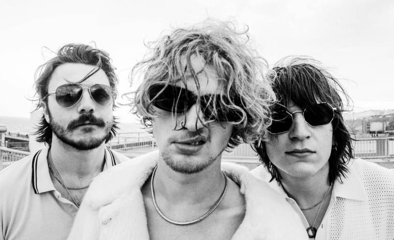 MXDWNUK's tweet photo. Monakis Release Debut EP 'Monakis Vol.1' #Monakis #musicnews #debutalbum #newalbum #NewMusic #grunge #grungerock #altrock
https://t.co/BvVr4DKQat https://t.co/EyPjP6qikm