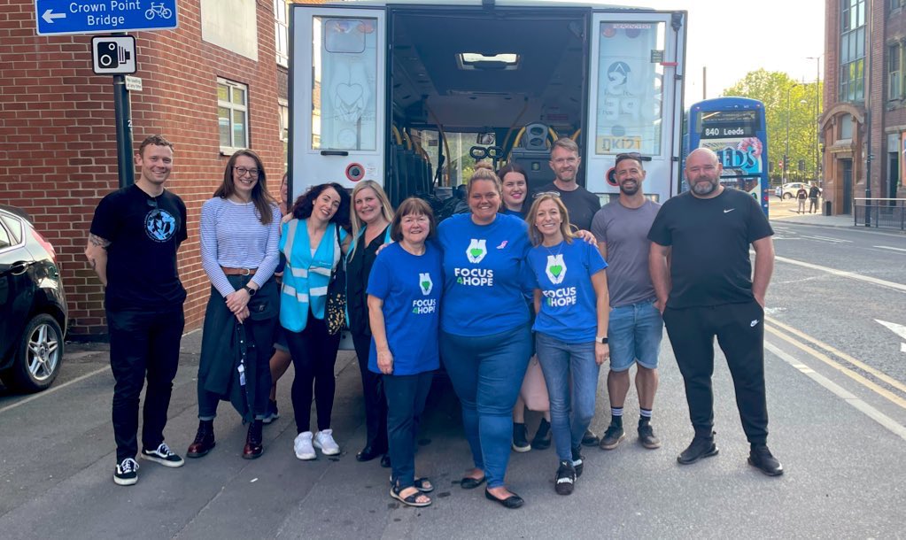 Focus4Hope's tweet photo. Our fabulous volunteers have been helping with our homeless feed in #Leeds this evening 🙏
67 hot meals were served at @ResourceCen and 72 individuals were fed during outreach in Leeds City Centre 💙
#combattingisolation #combattinglonliness #communityspirit #communitysupport https://t.co/KnxQgD8vYC