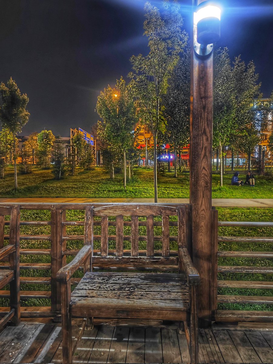 Mifira1's tweet photo. Şu haline bak ya.
Yapayalnızsın
Çevrene bak bi?
Var mı biri,yok!
Bir tane arkadaşın yok! https://t.co/DREfso2tr0