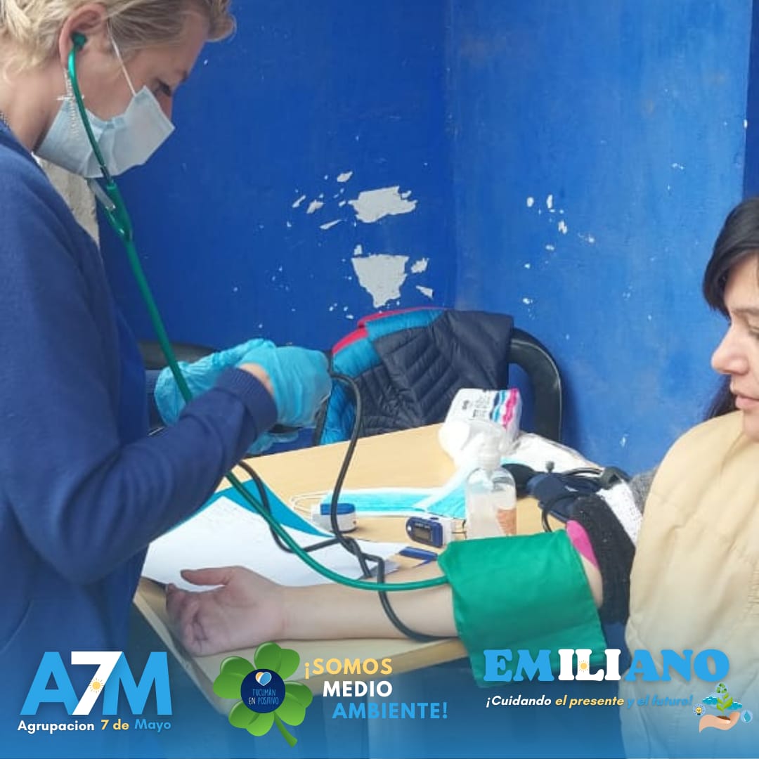 Agrup7Mayo's tweet photo. También contamos con la presencia de personal de la Salud, quien realizó practicas y asesoramiento a quienes lo solicitaron.
Un servicio más que suma nuestra Agrupación en beneficio de todas y todos!!! https://t.co/A6JrxOcrf3