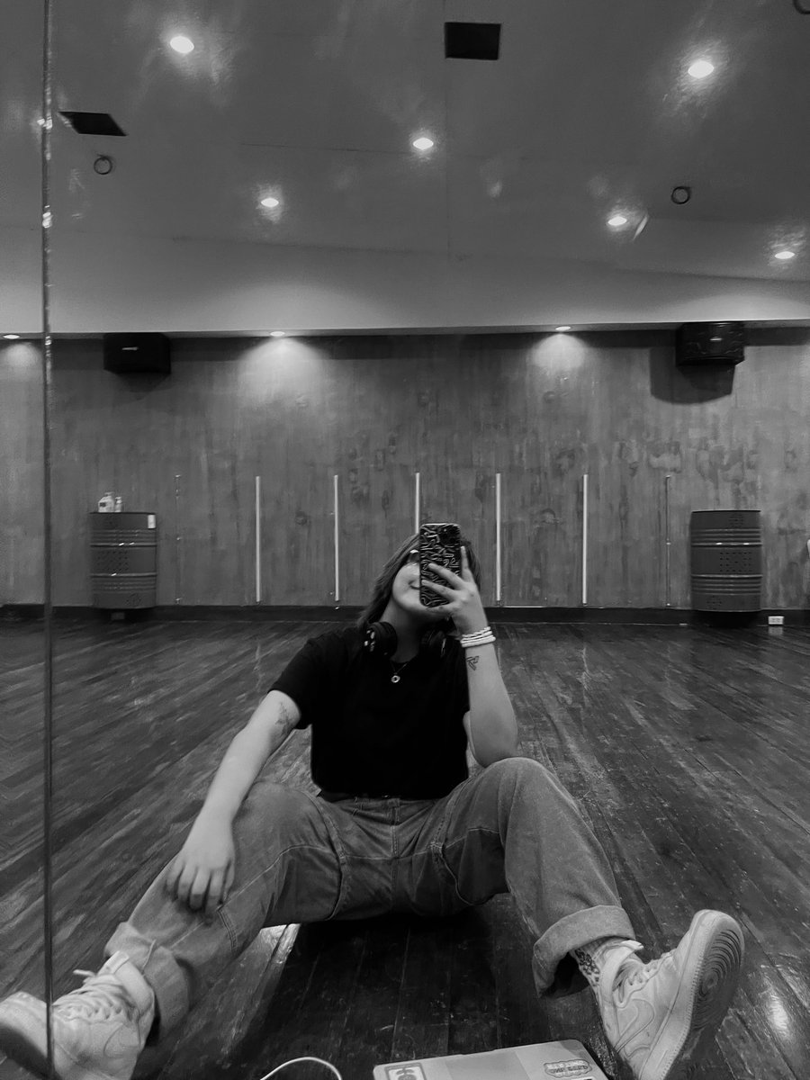 douinut's tweet photo. heh masc era 😗 #bading #hapipride https://t.co/uhTDK9MZ3Z
