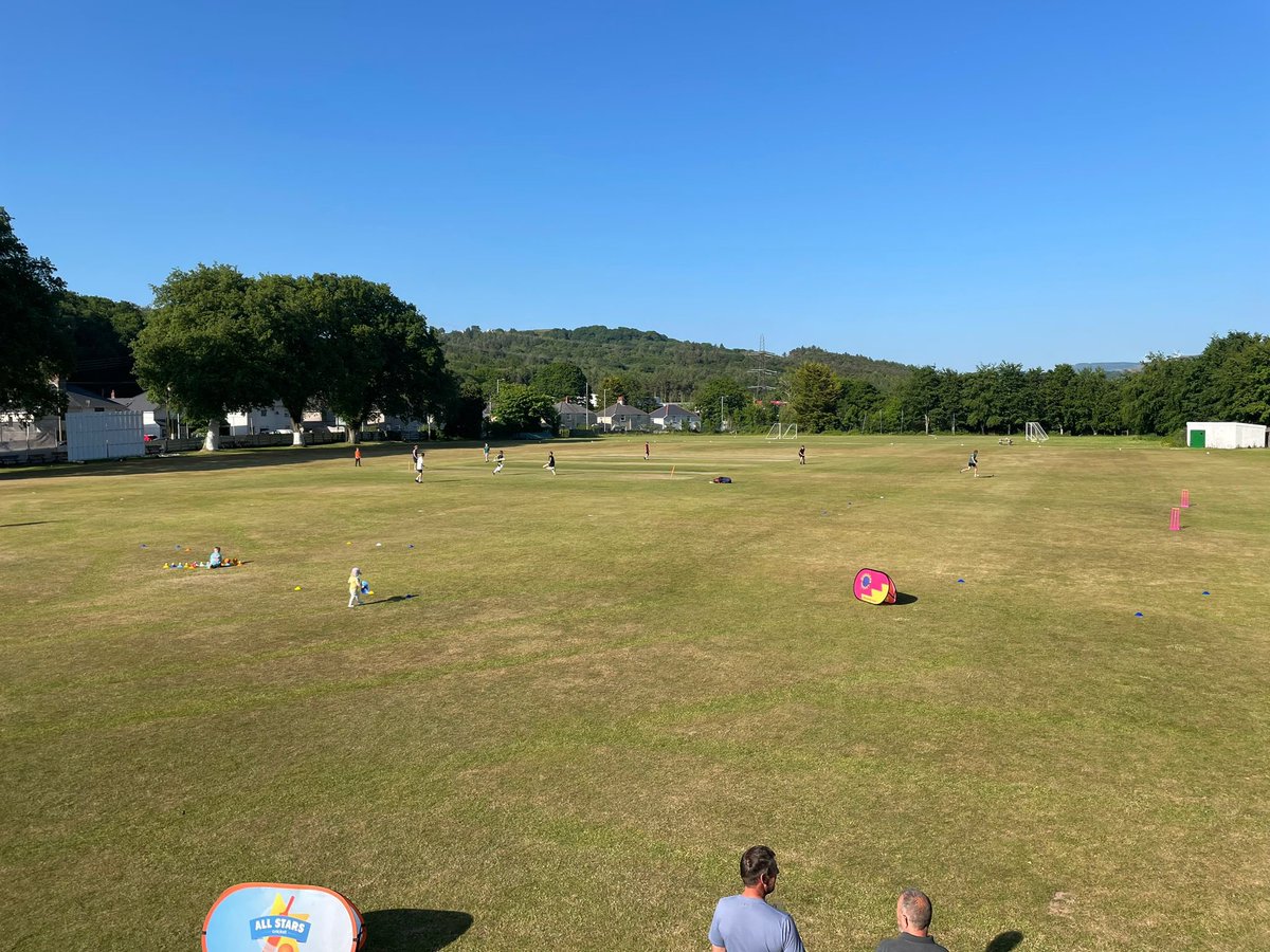 RichyCurt's tweet photo. Great first session 40 kids 💚💛@YCCSocialevents @allstarscricket @DynamosCricket @allstars4wales @GlamCricket https://t.co/WZPDYkM3vo