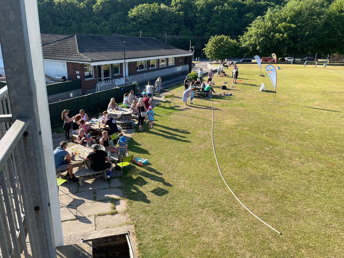 RichyCurt's tweet photo. Great first session 40 kids 💚💛@YCCSocialevents @allstarscricket @DynamosCricket @allstars4wales @GlamCricket https://t.co/WZPDYkM3vo