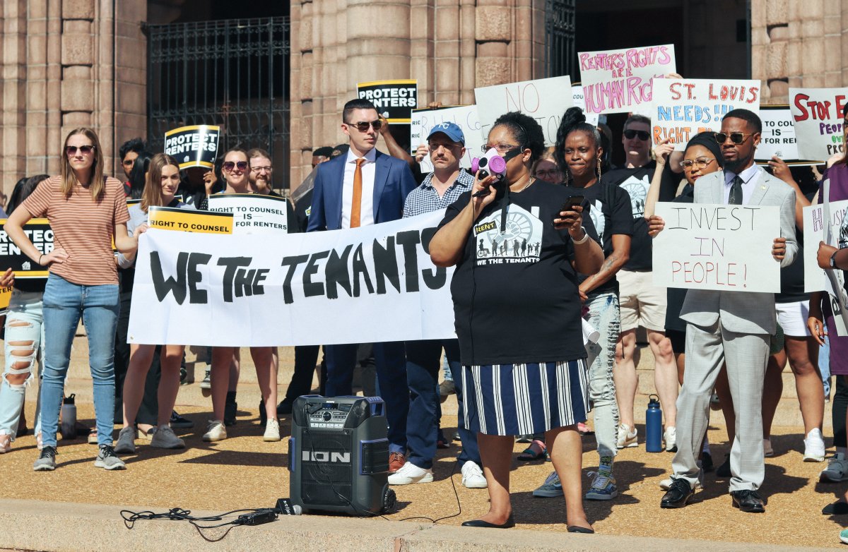 ActionSTL's tweet image. Today, at the #WeTheTenants RTC Rally and Press Conference,  President of the BOA, @saintlouispres, announced that the formal intro of RTC, which would provide legal representation to eligible people facing eviction in STL, will occur next week! 🗣️

@ArchCityDefense 

#ActionStl