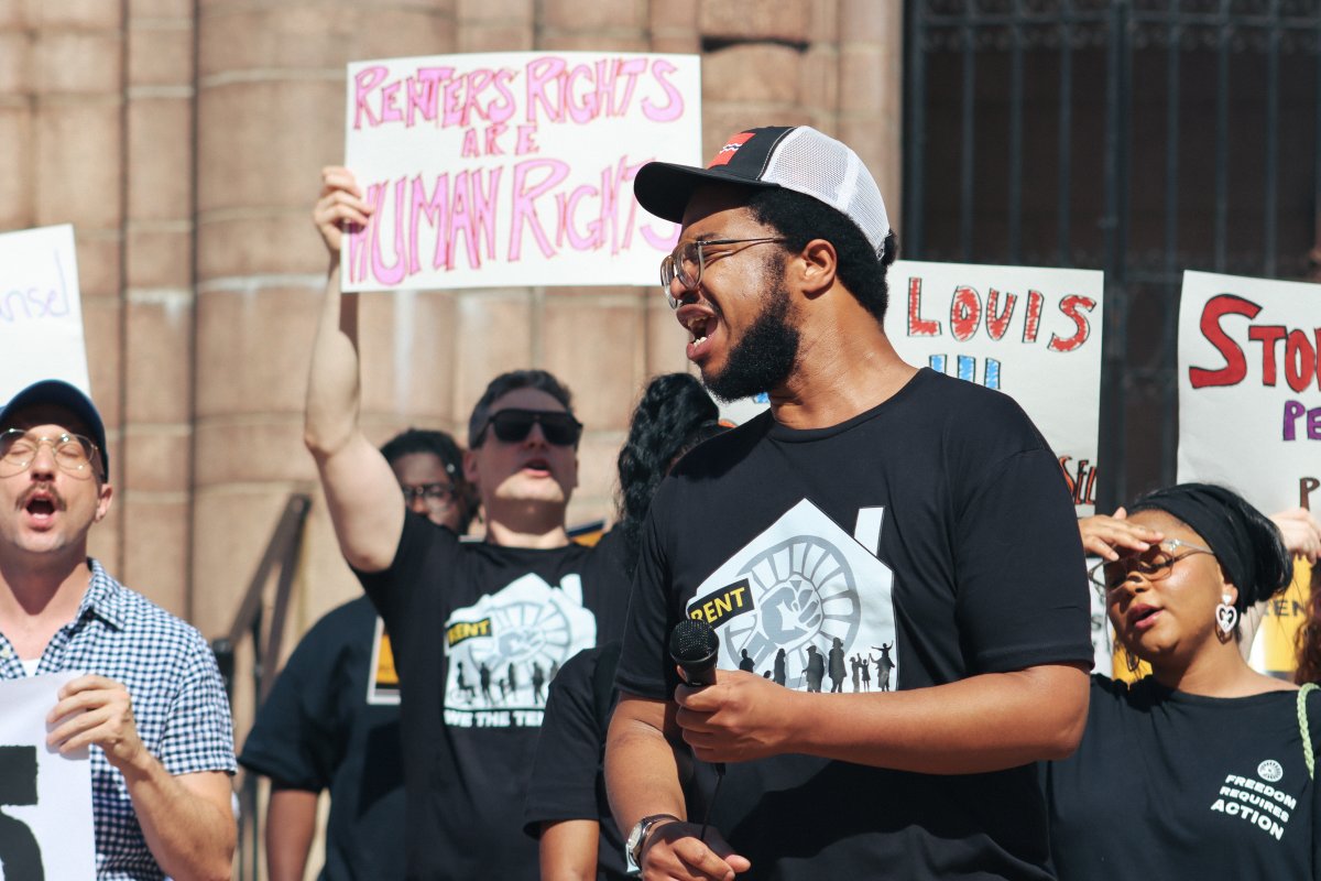 ActionSTL's tweet image. Today, at the #WeTheTenants RTC Rally and Press Conference,  President of the BOA, @saintlouispres, announced that the formal intro of RTC, which would provide legal representation to eligible people facing eviction in STL, will occur next week! 🗣️

@ArchCityDefense 

#ActionStl