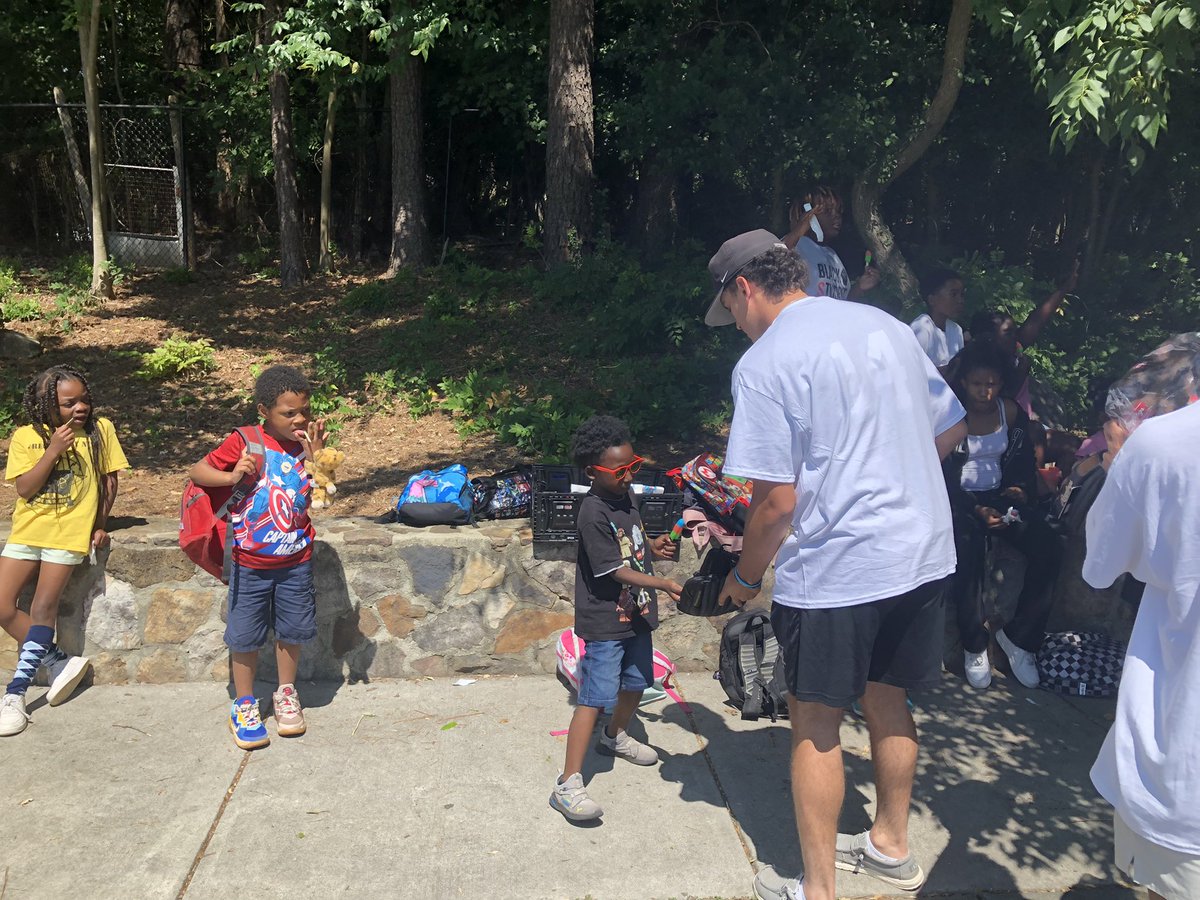 NCAADII's tweet photo. One of the unique things about our division and the #D2BSB Championship is community engagement around elite competition. @UIndyAthletics spent time today with the Boys &amp; Girls Club in Chapel Hill, North Carolina. 
#MakeItYours | #NCAAD2 https://t.co/YRYevjxpZB