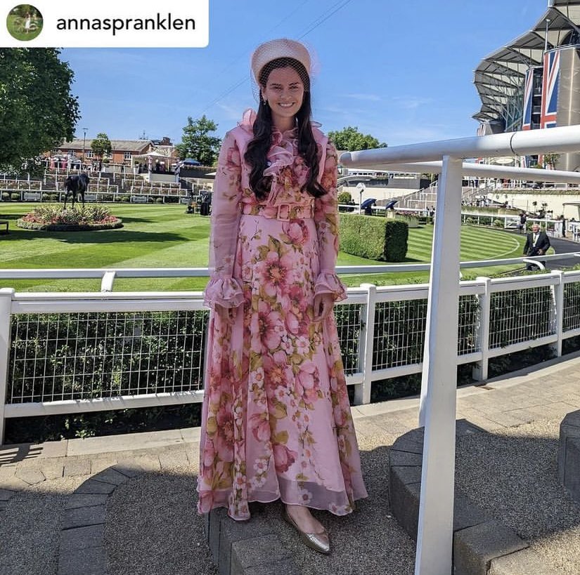 JunoSaysHello's tweet image. Stand out from the crowd in a beautiful vintage dress! Our customers have featured on Best Dressed Lists for #RoyalAscot before … could it be you this year? Browse our Etsy shop: etsy.com/uk/shop/JunoAr…