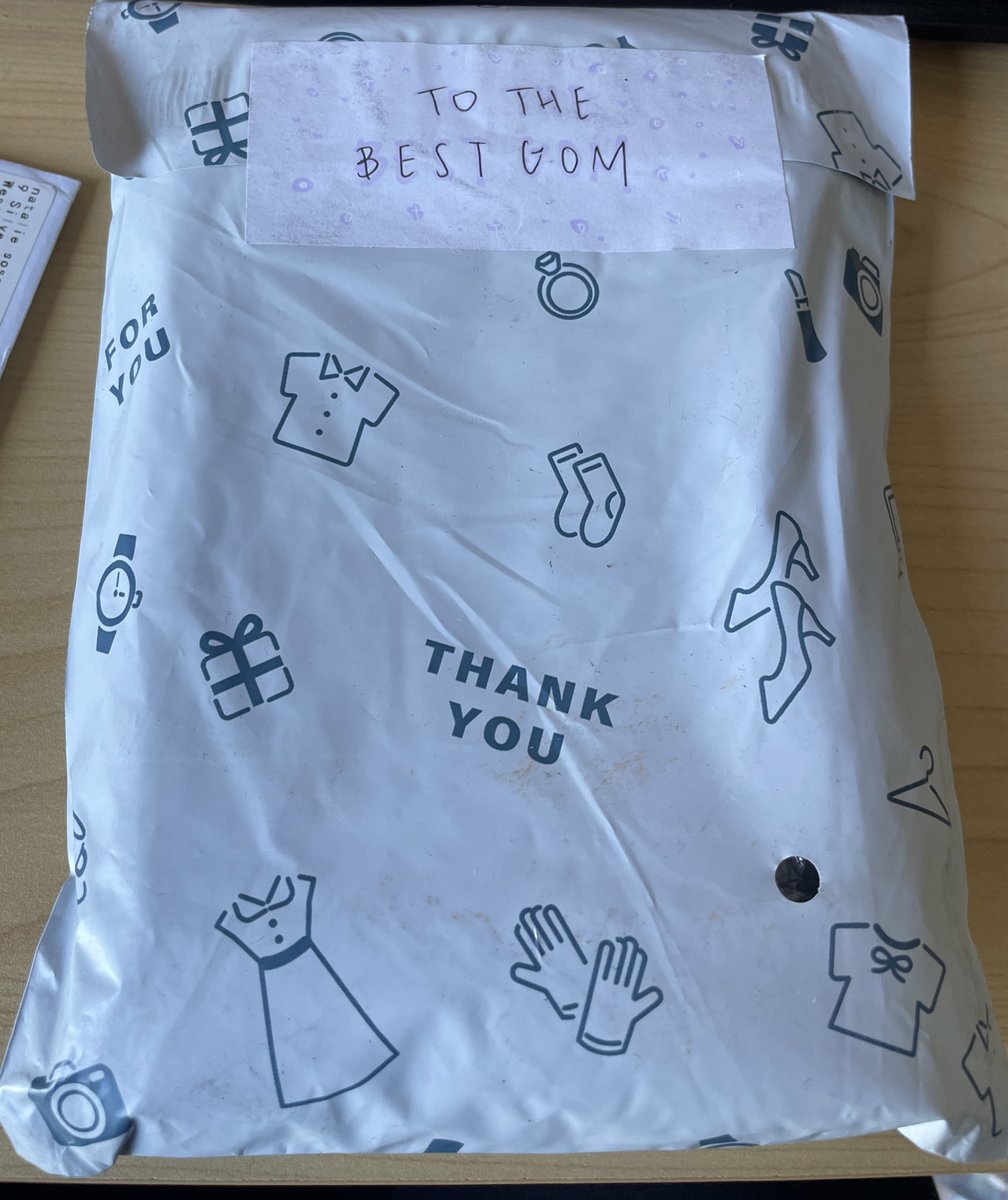 lifegoeshan's tweet photo. Getting a package like this on comeback day is gonna make me emotional u guys 😭 https://t.co/uV5RSk0O8Z