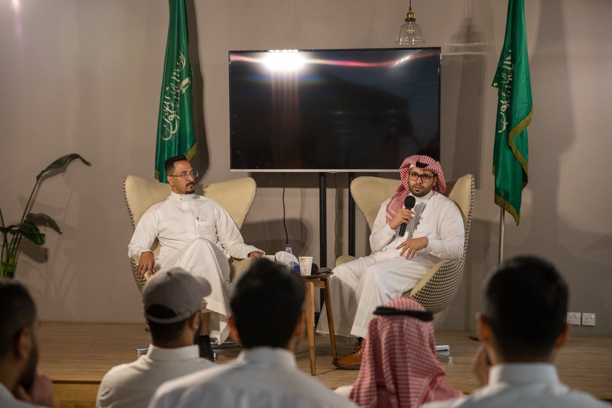 SSCP_KSA's tweet photo. لنكمل سلسلة نجاحات #SSCP22 كان حقًا علينا أن نتعلم من دروس الأمس ونخطو خُطًى تحاذي القمة حتى نعتليها في نهاية المطاف!
ومن أجل ذلك الهدف؛ أقيم بالأمس اجتماعًا يضم قادة وأعضاء #SSCP22✨ https://t.co/2haDnWwEzQ