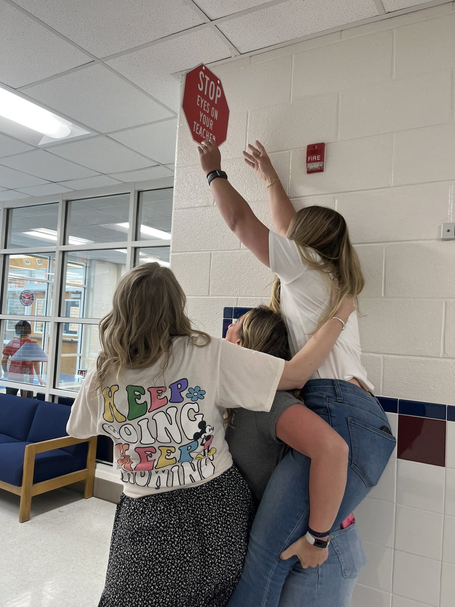 Mrs. Megan Cannon tweet media