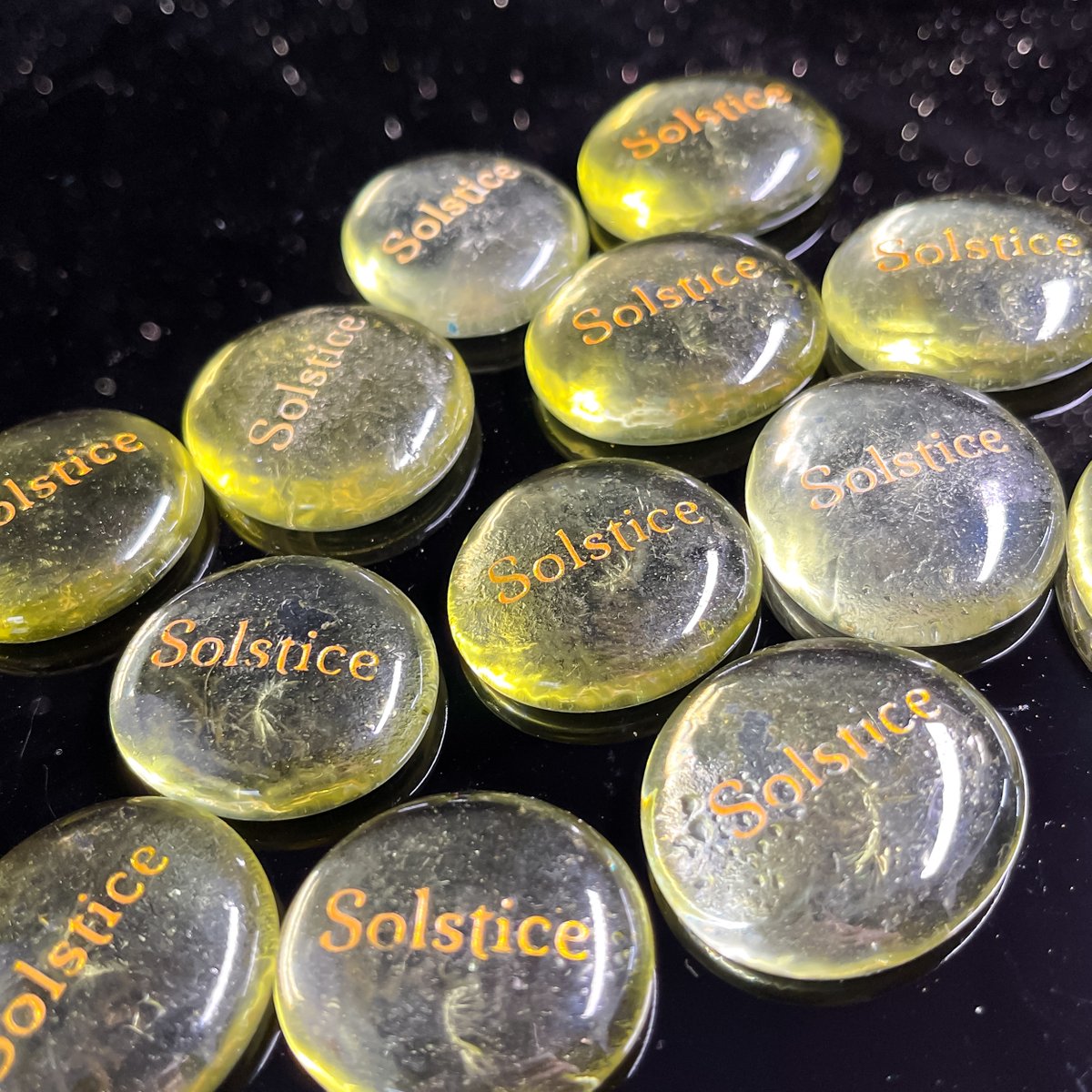 TheSageGoddess's tweet photo. This custom “Solstice” Mini BeeBop is a perfect tribute to the summer & winter #solstices 💛 https://t.co/5O5mlVaK2Q ✨ Work with this yellow glass palm stone to connect with the vibrant, life-giving nature of the Sun 🌞 Save 22% with code PRIDE 🏳🌈 https://t.co/agX2nvkt7r