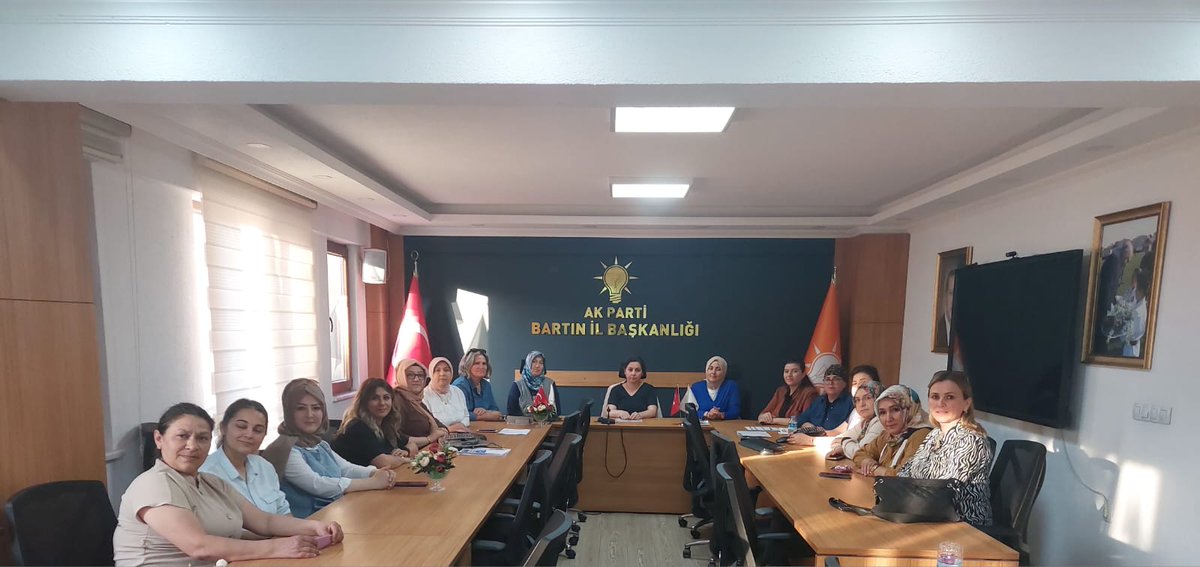 Kadın Kolları Başkanımız Evren Ayvaz Başkanlığında Haftalık Olağan Toplantımızı Gerçekleştirdik.
<a href="/aysekesir/">Ayşe Keşir 🇹🇷🇹🇷🇹🇷</a> <a href="/Emine_Gozgec16/">Av. Emine Yavuz Gözgeç</a> <a href="/ElifYesimAraz1/">Elif Yesim Çağlar 🇹🇷🇹🇷🇹🇷</a> <a href="/ZHatip/">Zehra Hatipoğlu</a> <a href="/evrenayvaz74/">Evren Ayvaz</a>