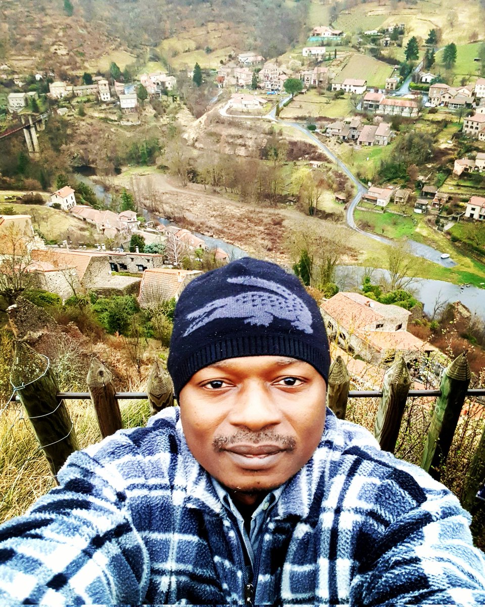 evan_gnandi's tweet photo. 🌸 Ouvrez grand vos bras à juin et laissez-vous emporter par sa magie. Embrassons cette période de renouveau et de décision, car chaque instant compte 🌞
Nous sommes ravis d'accueillir juin avec enthousiasme, de partager toutes les opportunités et merveilles qu'il nous réserve... https://t.co/l1XLMwd5bF