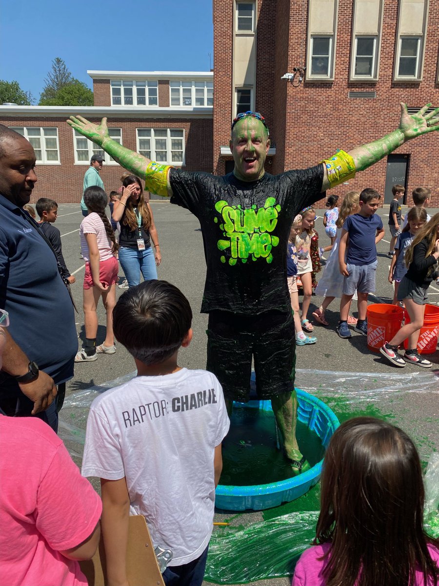 LHLionLeader's tweet photo. Having the “slime of my life” as the principal of Lincoln-Hubbard!  #allabouthekids https://t.co/EjnA5KJyMB