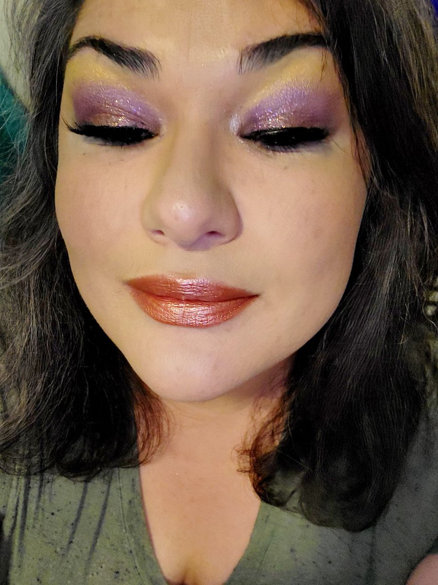 NRev02's tweet photo. Thanks guys for hanging with me and watched try freaking lashes again! Lol #messymakeup #summerlooks2023 #amorous https://t.co/SmIXxmI3lz