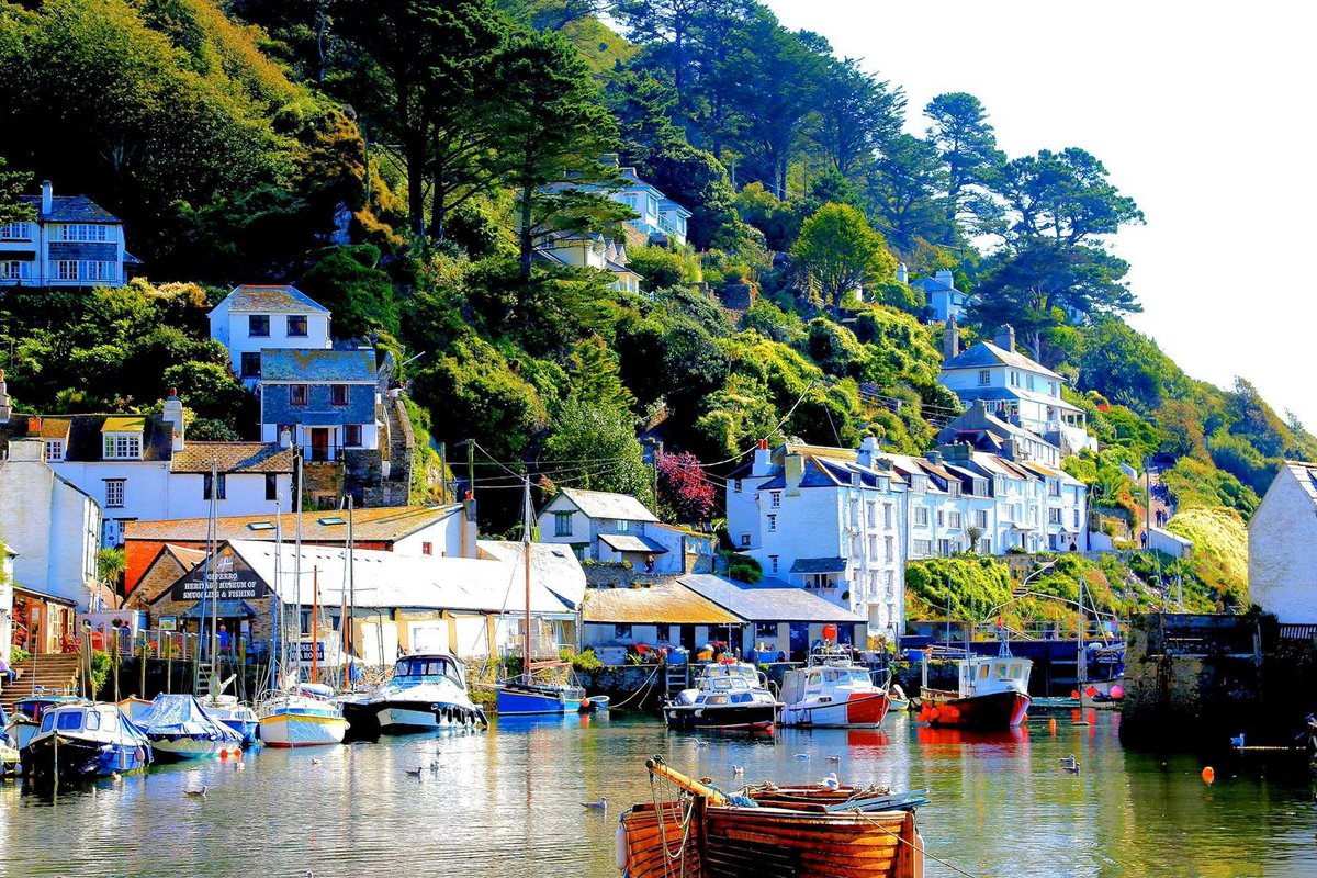 CornishHeaven's tweet photo. Polperro holiday bargains in June and July #polperro #cornwall #holidaycottage #dogfriendly #seaview #cornishharbour https://t.co/yWZkNvZXRK