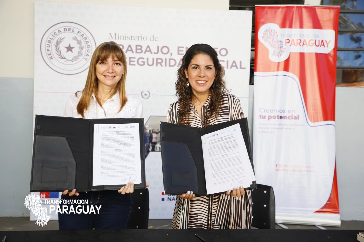 TransformamosPy's tweet photo. Alianzas que transforman ✨ 

Desde hoy instalamos con el Ministerio de Trabajo, un Sistema de Capacitación permanente en Liderazgo, para alumnas/os, emprendedores e instructores. 

¡Seguimos construyendo oportunidades por un país fuerte en capital humano!

#PlanNacionaldeEmpleo https://t.co/FrVzOUHswn