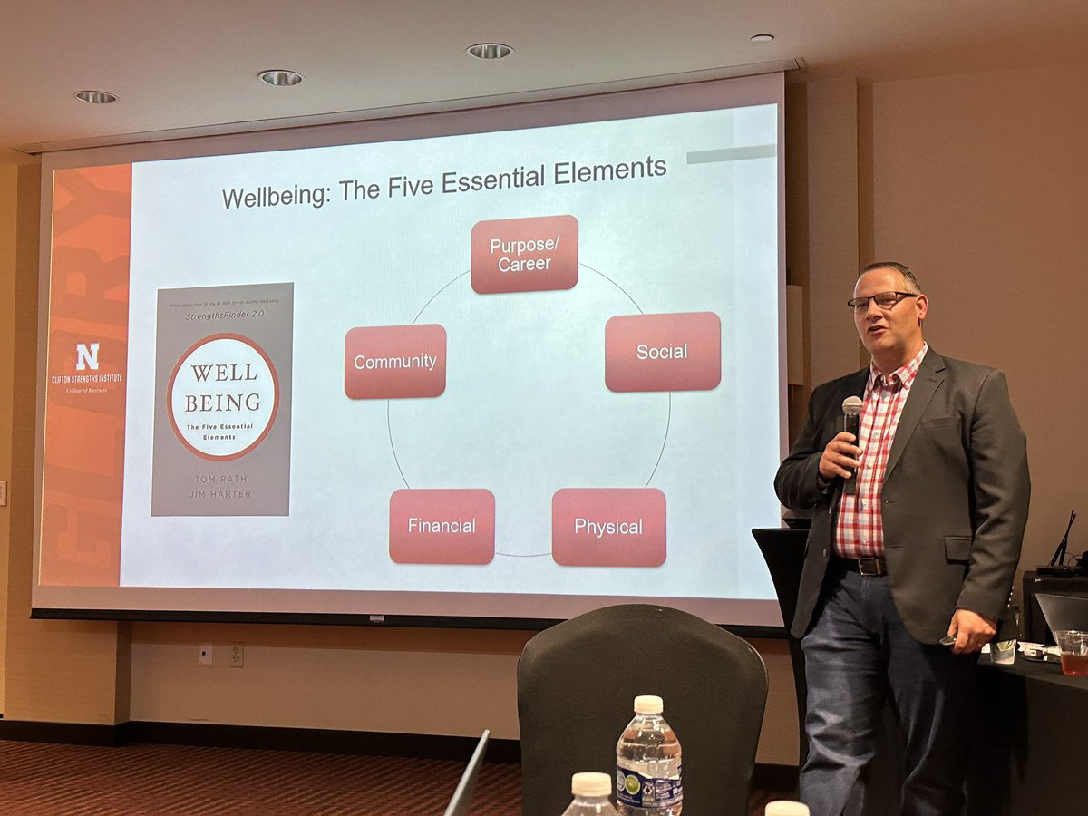 ehackman's tweet photo. Thank you @TimHodges402 for an energizing and inspiring discussion on leading with #positivity 🙌🏻 @CC_Leader #RisingStarInstitute #RSI2023 #wellbeing @NebraskaEDAD https://t.co/cCdXpw2A8k