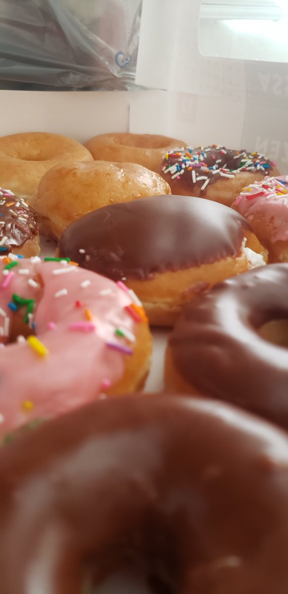 denji_don's tweet photo. I had the unforgiving urge for Krispy Kreme doughnuts and just bought myself a dozen of these bad boys.
#streamer #doughnuts #krispykreme https://t.co/ew8IBwk8kT