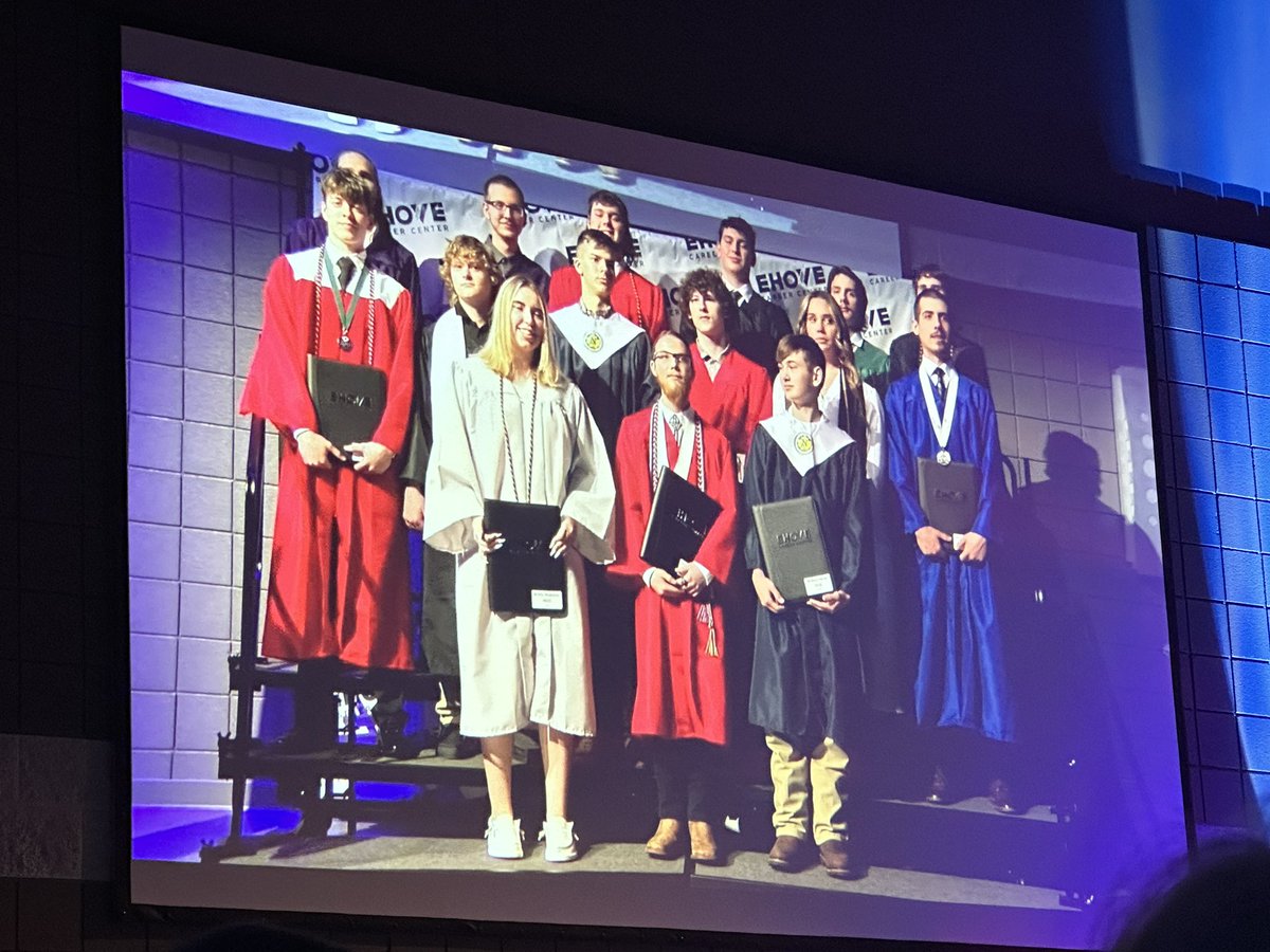 EHOVEcs's tweet photo. Congratulations Grads !!! https://t.co/WgvCvWST9g