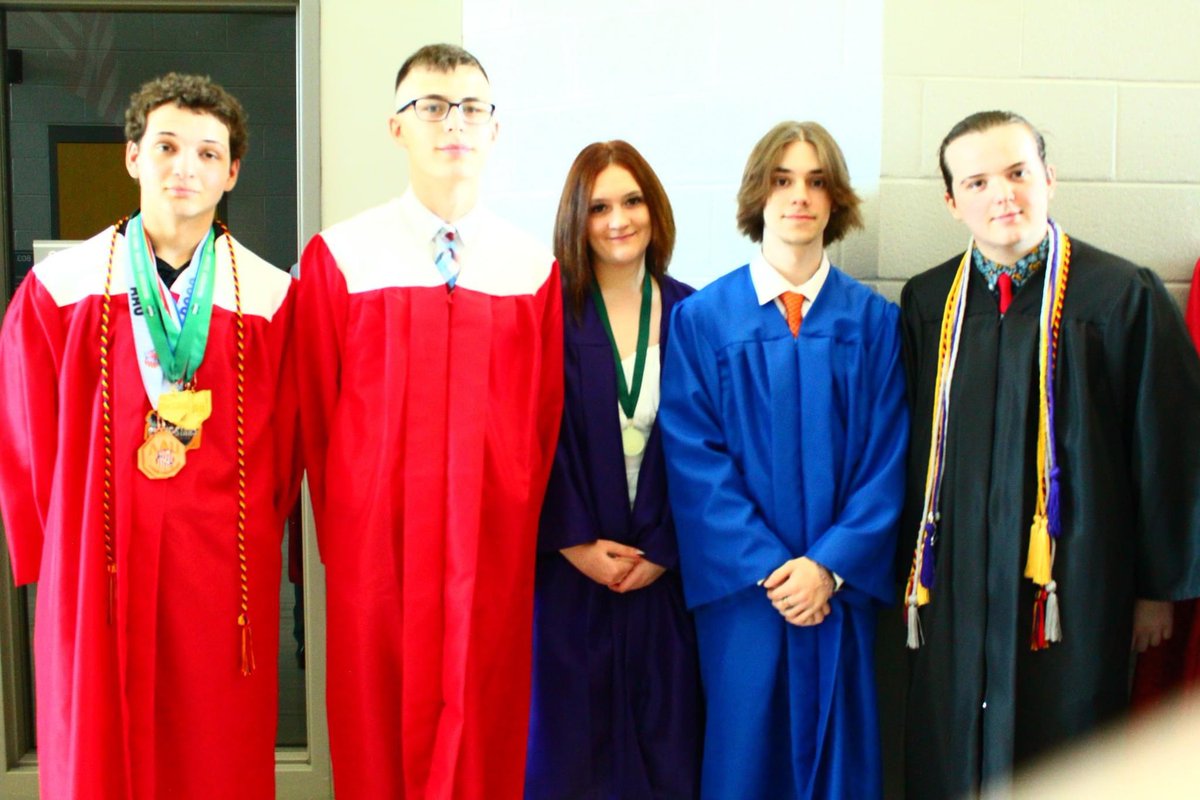EHOVEcs's tweet photo. Congratulations Grads !!! https://t.co/WgvCvWST9g