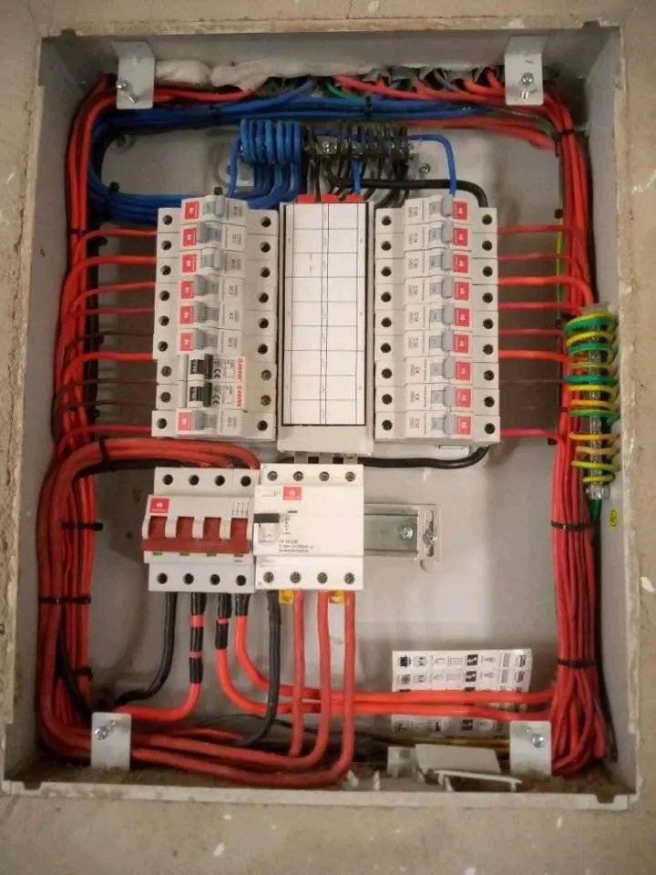 emeraldtech_ltd's tweet photo. @General_Oluchi EMERALDTECH &amp; SON'S ENGINEERING LTD is a CAC certified Electrical Engineering Company, For your Electrical service, general contract and Maintenances, contact us via Instagram @emeraldtech_ltd. 
@emeraldtech quality is Assured 👌 https://t.co/ZdcJBfYJyn