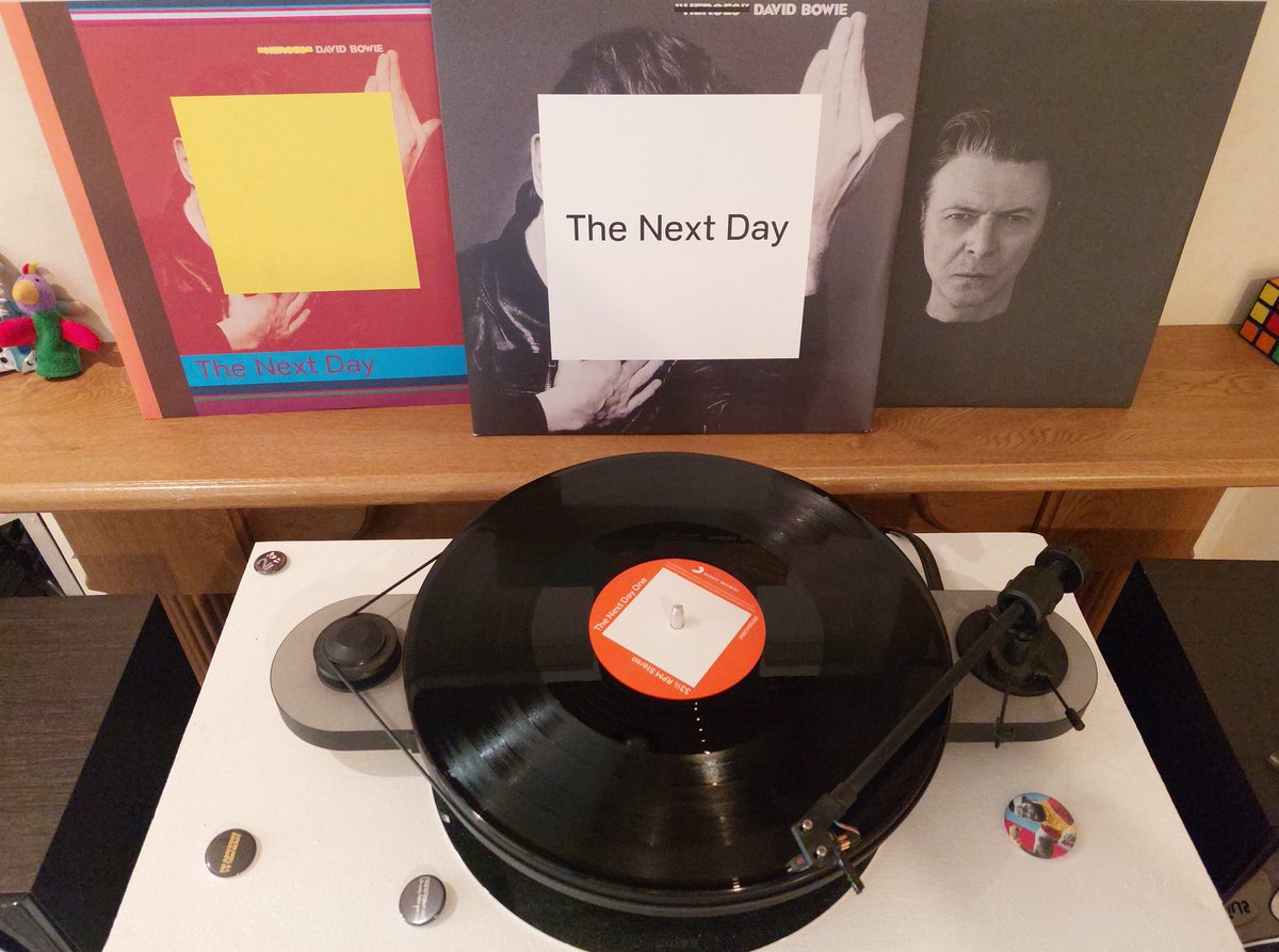 #NowSpinning #5albums13 #NP
#vinyl 🖤 #vinylrecords 
☆ #Bowie ☆ #BowieForever ☆
☆ The Next Day ☆