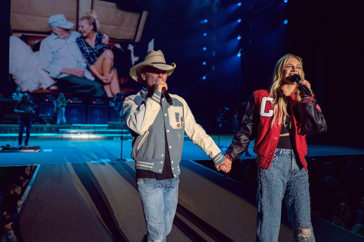 kennychesney's tweet photo. What a magical couple nights and what a magical tour. The #IGOBACKTOUR with Kelsea Ballerini will be ringing in my head for the rest of my life. Thanks to everyone that was a part of it. I love you all. https://t.co/uqkIN8EQVJ