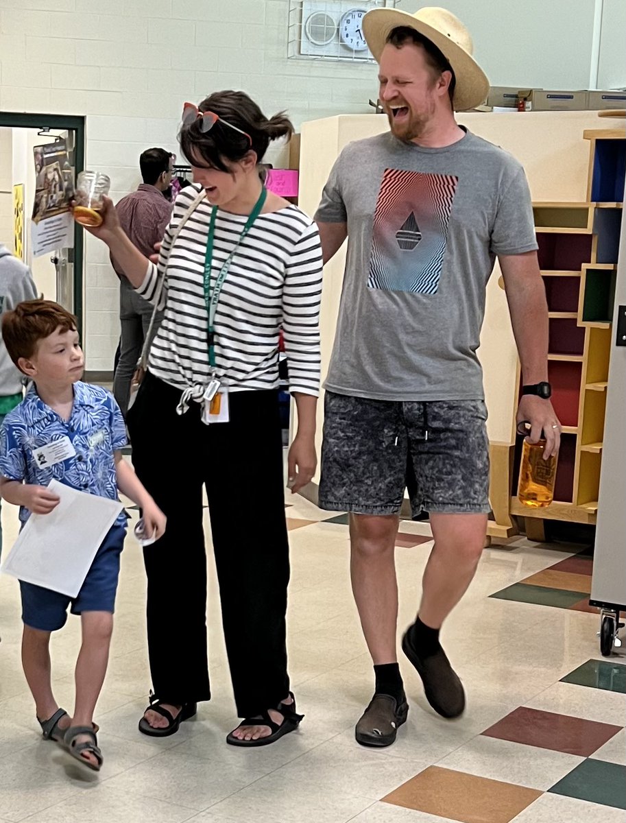Bray4Ed's tweet photo. Thanks to our amazing staff, student tour guides, PTA, and Boy Scouts!  What a great Open House for our incoming Kindergarten students.  It was such a wonderful turnout.  @PullmanSD @BobMaxw26100953 @LMSprincipals @RobertaKramer80 @SESSuperstars @PullmanKES @PullmanHS @PullmanWA https://t.co/nZl8YsDeuS